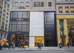 
                                	        685 Fifth Avenue: 685 Fifth Avenue | Coach & Stuart Weitzman
                                    